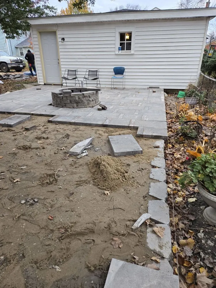 Expert outdoor landscaping in Champaign, IL by Mateo Landscaping