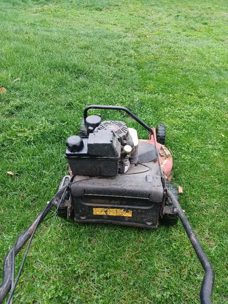 Professional garden landscaping in Omaha, NE by Mateo Landscaping