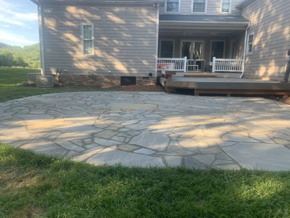 Expert outdoor landscaping experts serving Hendersonville, NC - Mateo's Construction and Landscaping