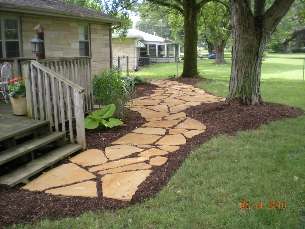 Professional garden landscaping in Shelbyville, IN - Mathies Landscaping