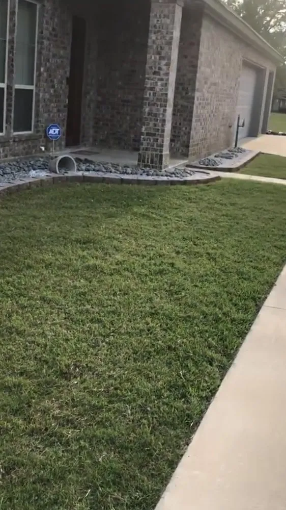 Custom landscaping services in Gonzales, LA by Mathison Lawn Care