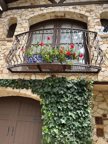 Custom garden landscaping experts serving Seaside, CA - Matias Green Garden