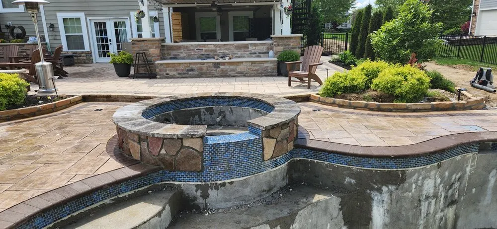 Expert landscaping services for year-round maintenance in Columbus, OH by Matias Hardscapes