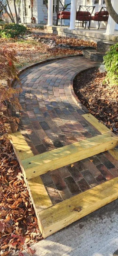 Custom residential landscaping in Columbus, OH - Matias Hardscapes