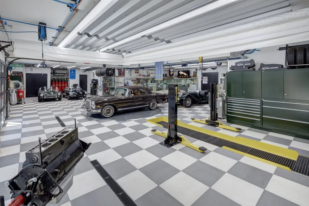 Custom lawn care service for homes across Farmington Hills, MI - Matthew G Strickfaden and Associates