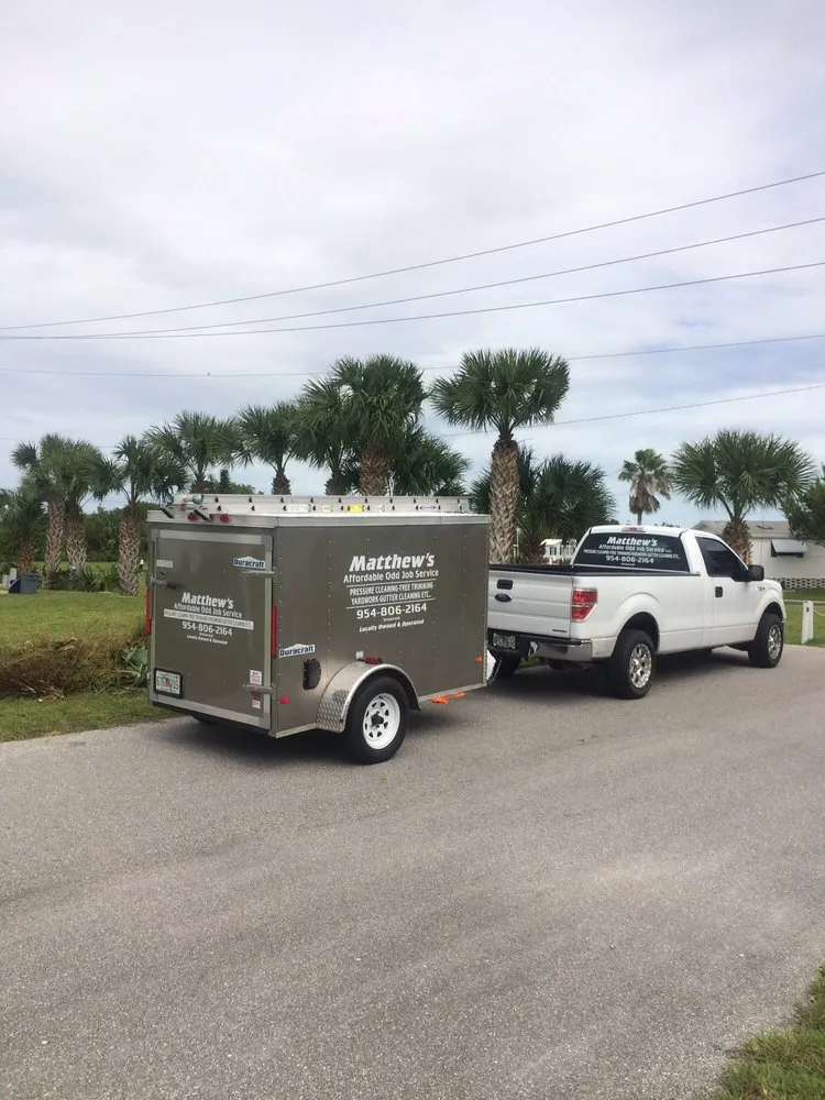 Top-rated yard cleanup service for homes in Vero Beach, FL by Matthew's Affordable Odd Job Service