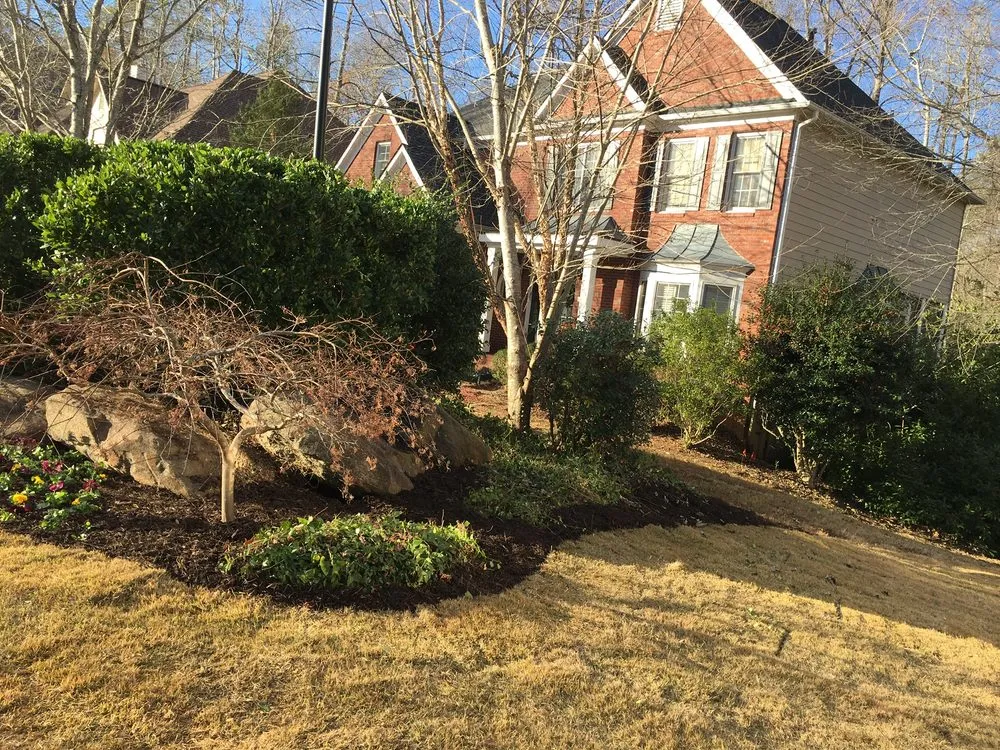 Custom yard cleanup service experts serving Forsyth, GA - Matthews Landscapes