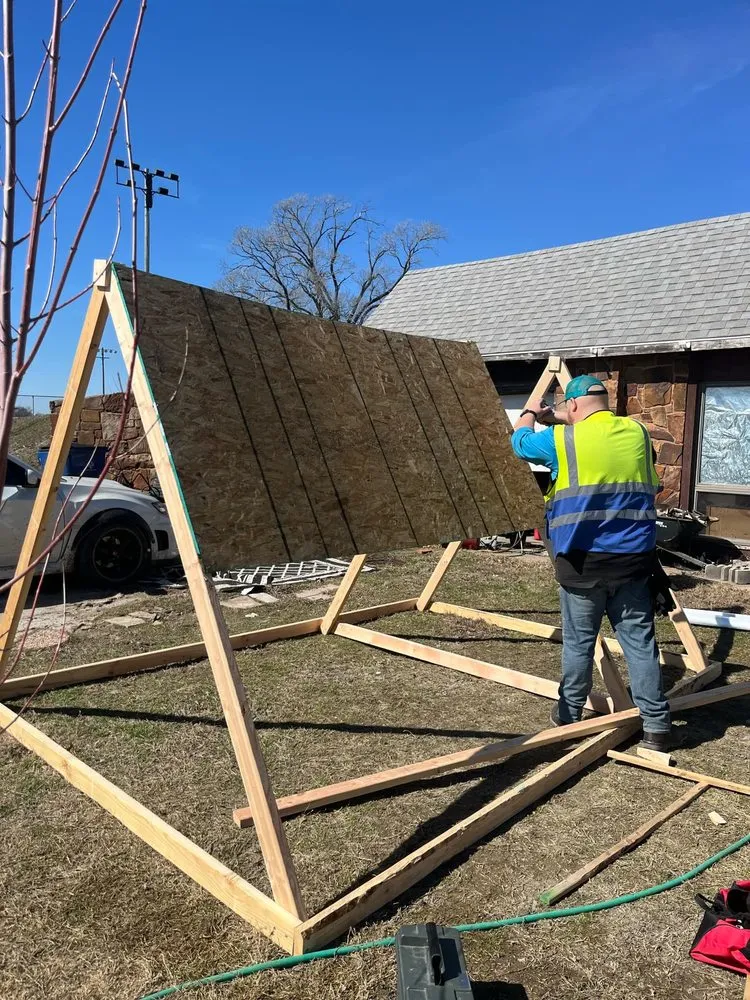 Affordable outdoor landscaping with custom design in Bartlesville, OK by Matthews Lumber Craft