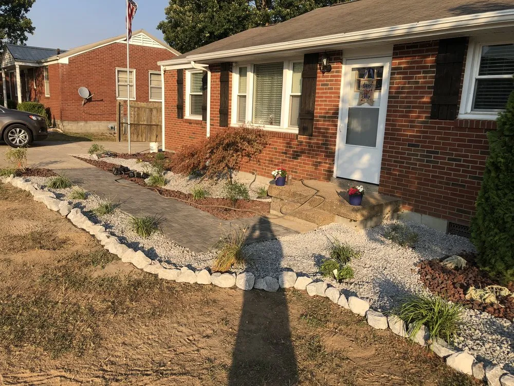 Professional lawn mowing service experts serving Mckenzie, TN - Matt's Landscape Service