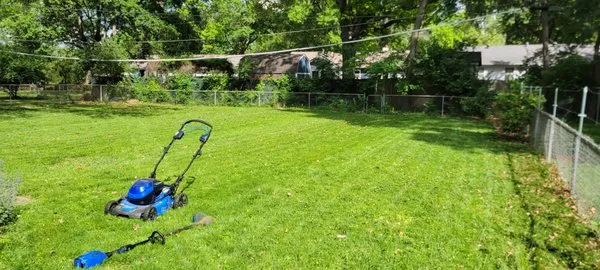 Matt's Lawn Care Logo