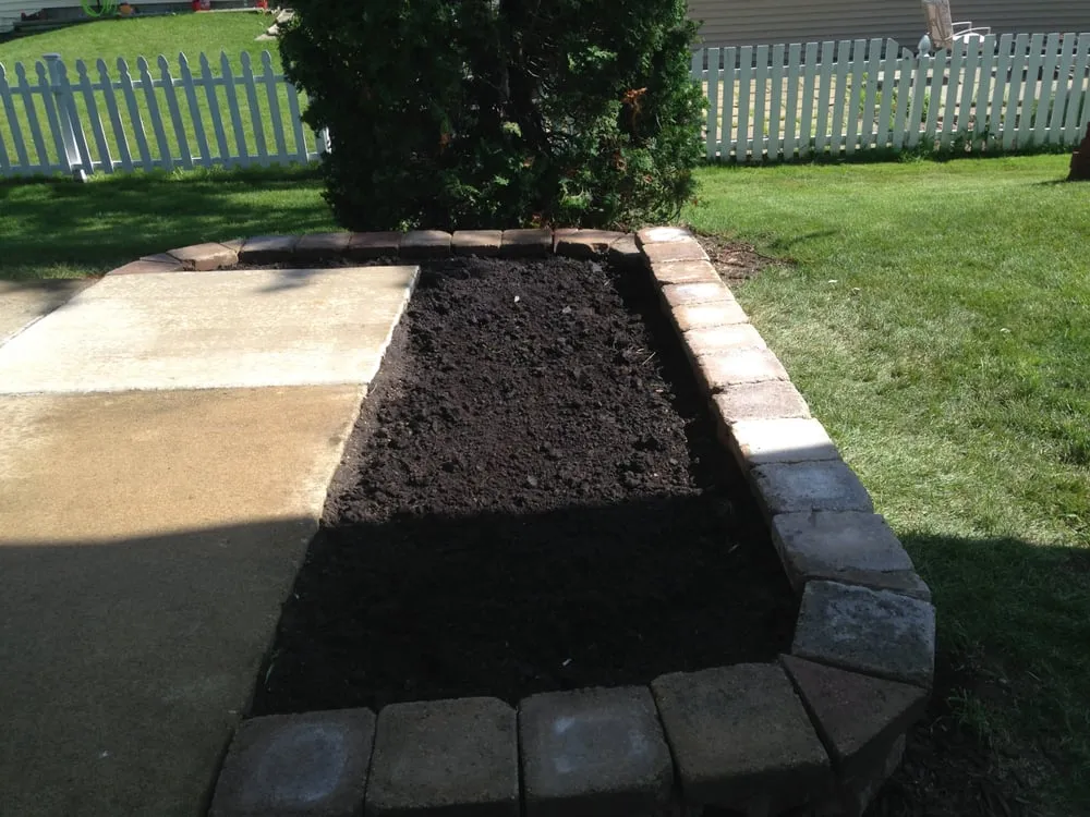 Affordable landscaping services in Streamwood, IL - Matt's Lawn Care