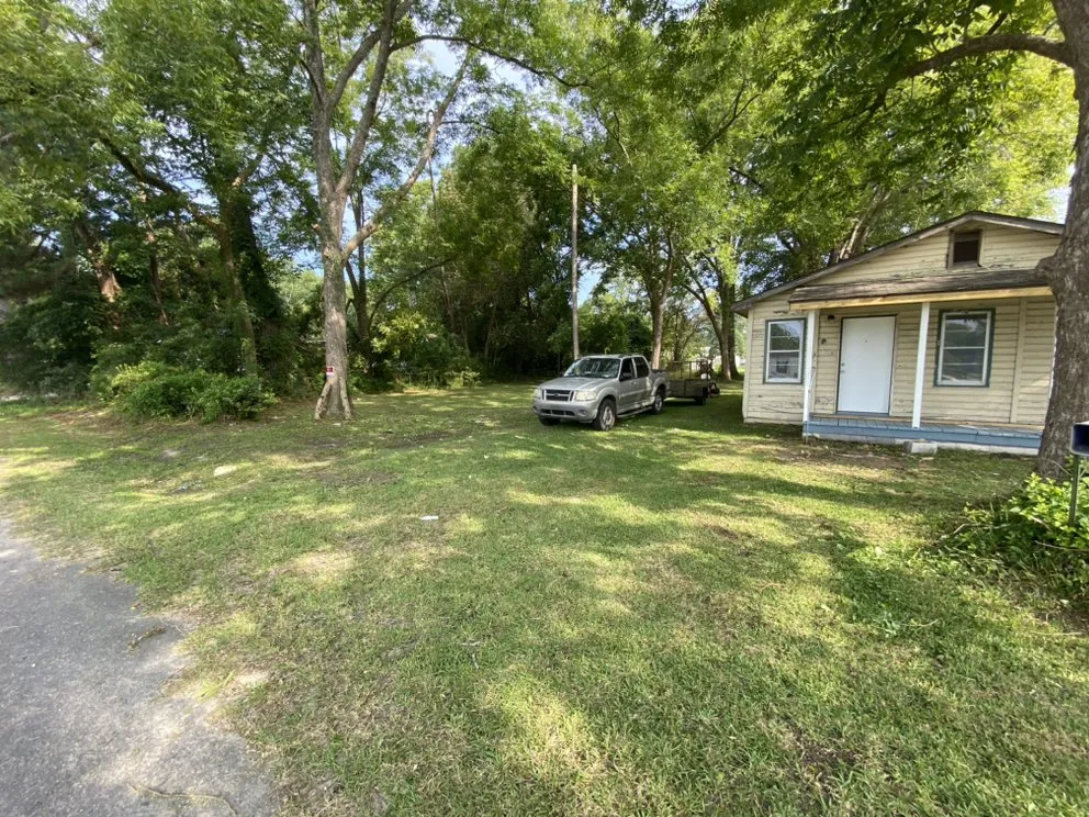 Custom garden landscaping in Whiteville, NC - Matt’s Lawn Care