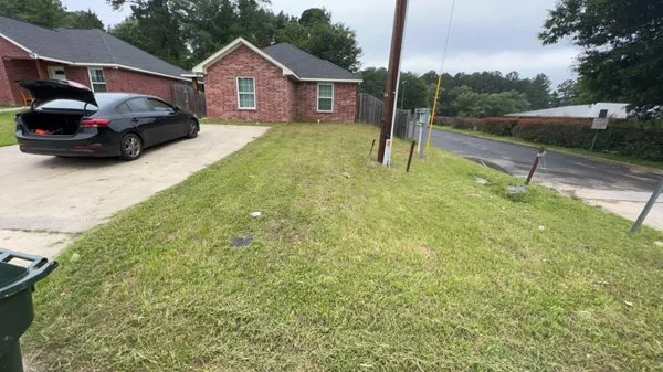 Matt’s lawn service Logo