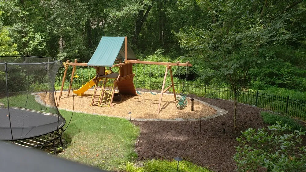 Professional yard maintenance for beautiful yards across Charlotte, NC - Matt's Lawns