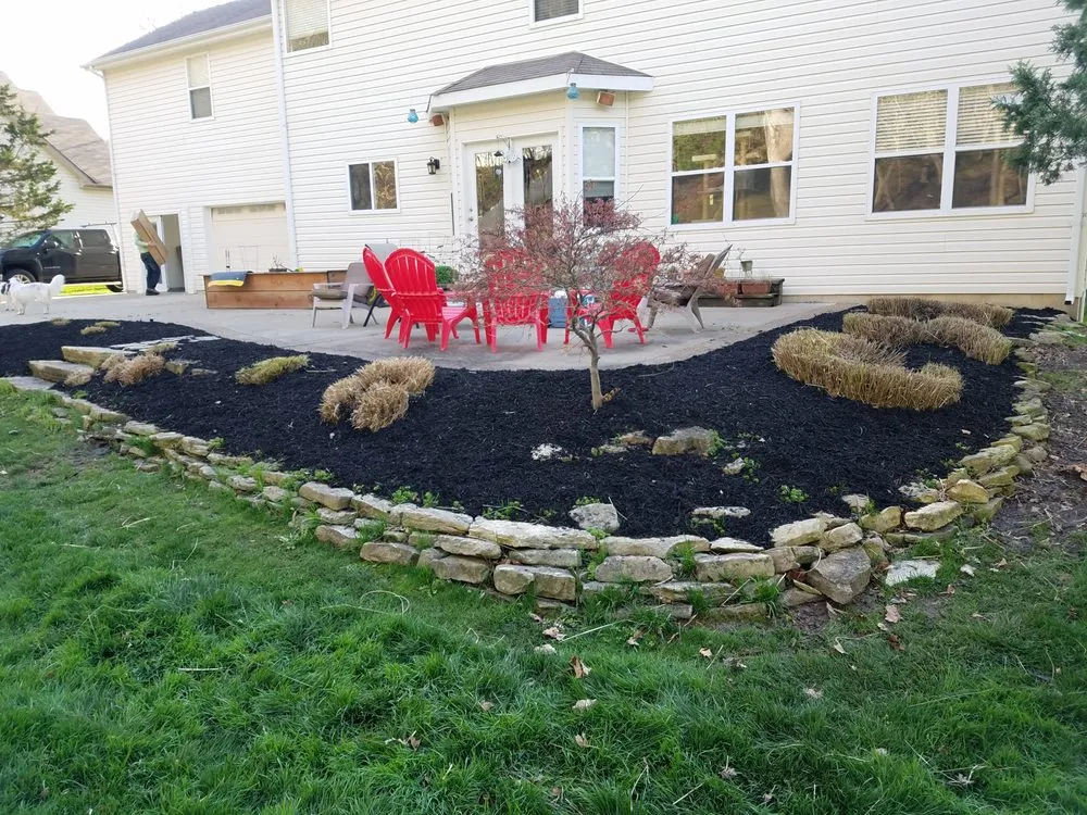 Professional yard cleanup service with custom design across Villa Ridge, MO - Matt's Outdoor Contracting