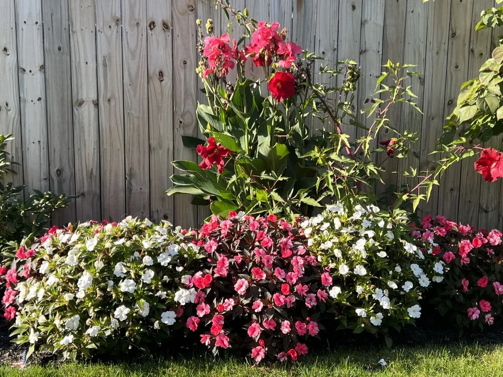 Reliable lawn mowing service experts serving Warwick, RI - Mattzer Landscaping