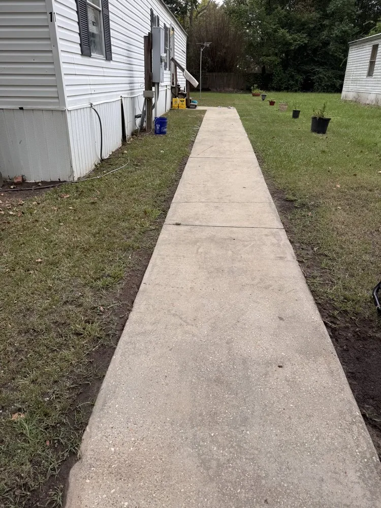 Expert lawn care service near you in Lafayette, LA by Maturin Exterior Solutions
