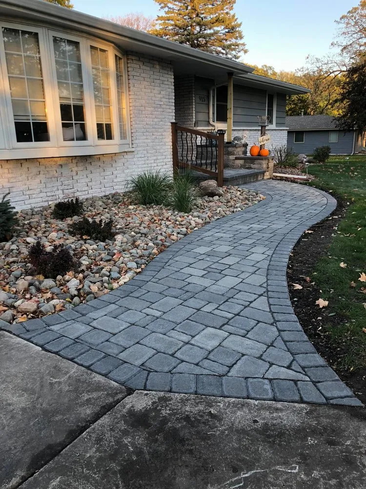 Top-rated garden landscaping in Ramsey, MN by Matz Landscaping