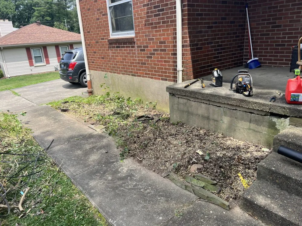 Top-rated lawn mowing service experts serving Ashland, KY - Mauks Maintenance And Lawn Care