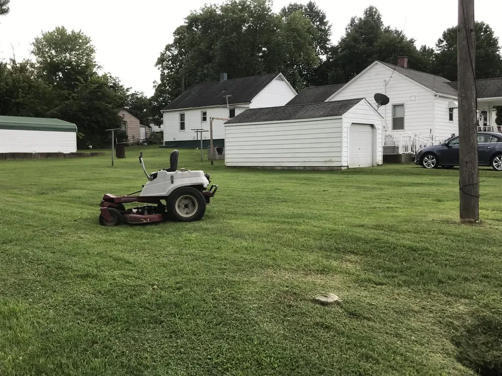 Affordable lawn care service in Cave-In-Rock, IL - Maulo’s Lawn Service
