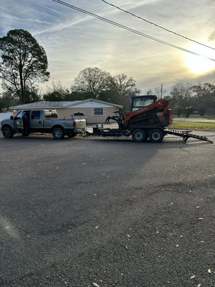 Top-rated lawn mowing service in Jacksonville, FL by Maurice’s Tree And Lawn Service