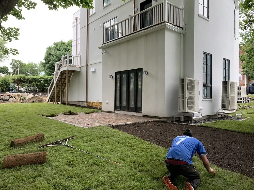 Local lawn care service in Chelmsford, MA - Mauricio & C Services