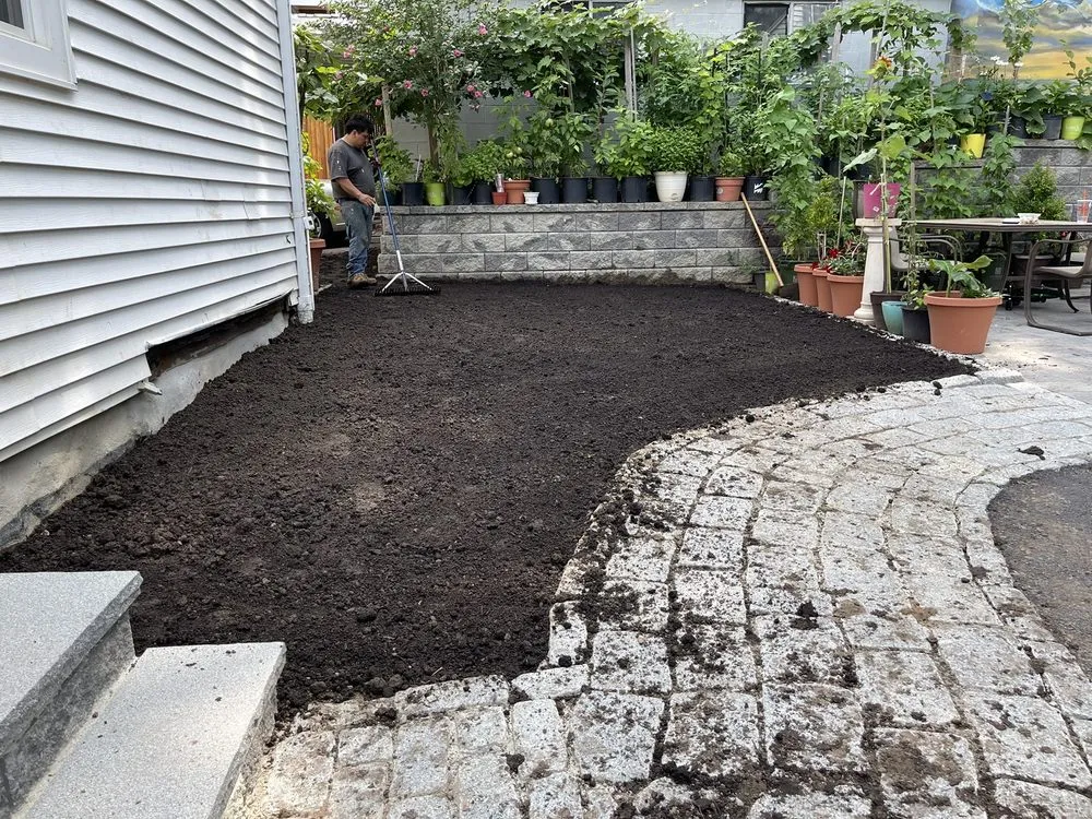 Professional outdoor landscaping experts serving Chelmsford, MA - Mauricio & C Services
