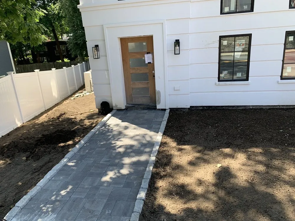 Local yard cleanup service experts serving Chelmsford, MA - Mauricio & C Services