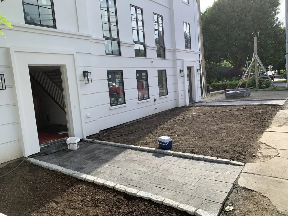 Professional yard cleanup service experts serving Chelmsford, MA - Mauricio & C Services