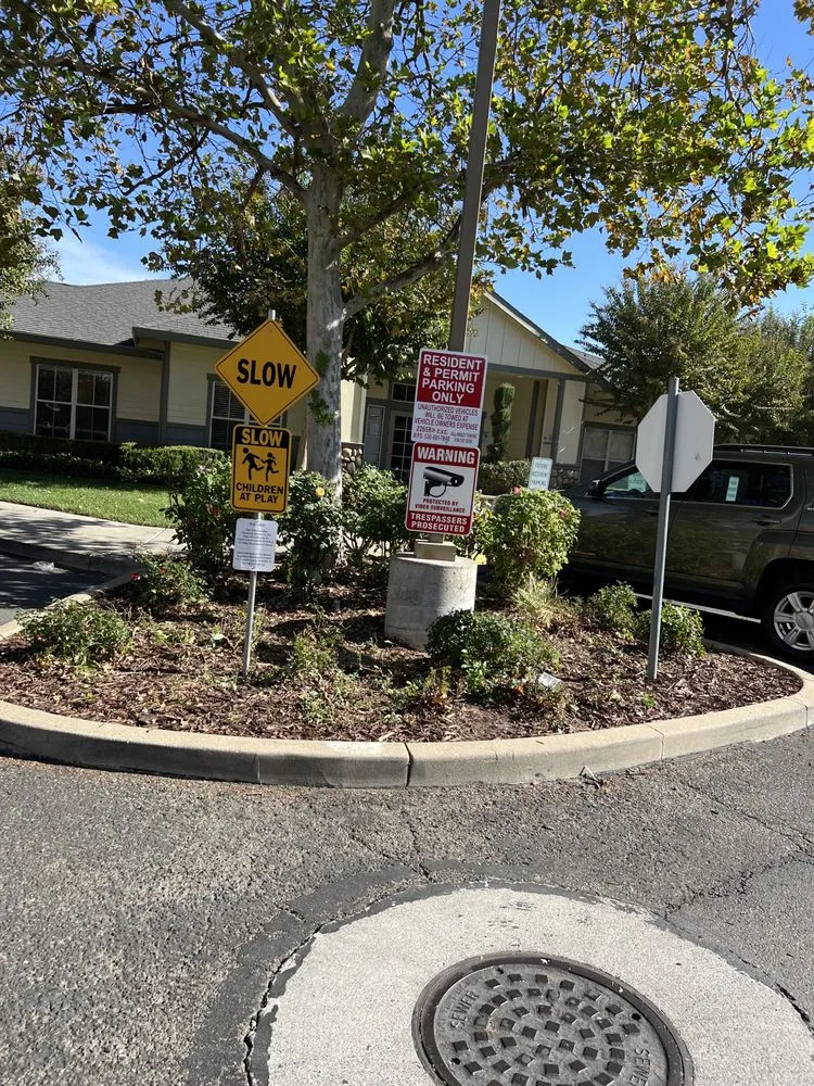 Top-rated lawn mowing service experts serving Sacramento, CA - Mauricio Lawn Service