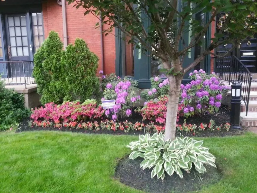 Expert lawn mowing service experts serving Pittsburgh, PA - Maust Landscaping