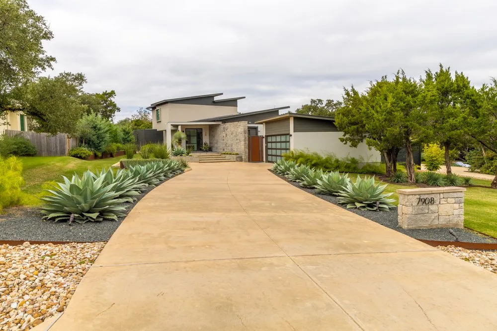 Custom yard cleanup service in Bellville, TX by Maven Landscapes