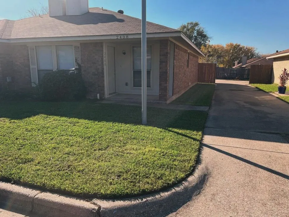 Reliable residential landscaping with custom design across Arlington, TX - Maverick Landscaping