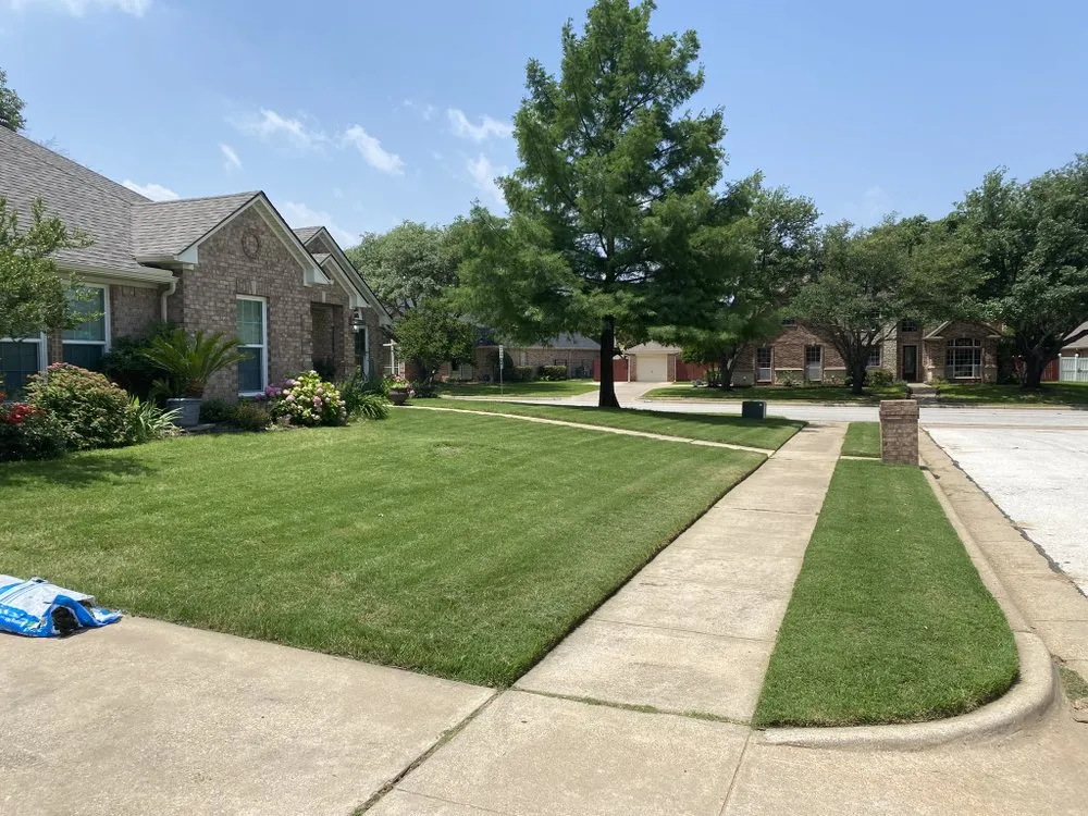 Trusted yard maintenance in Cleburne, TX by Mav’s Lawn Care