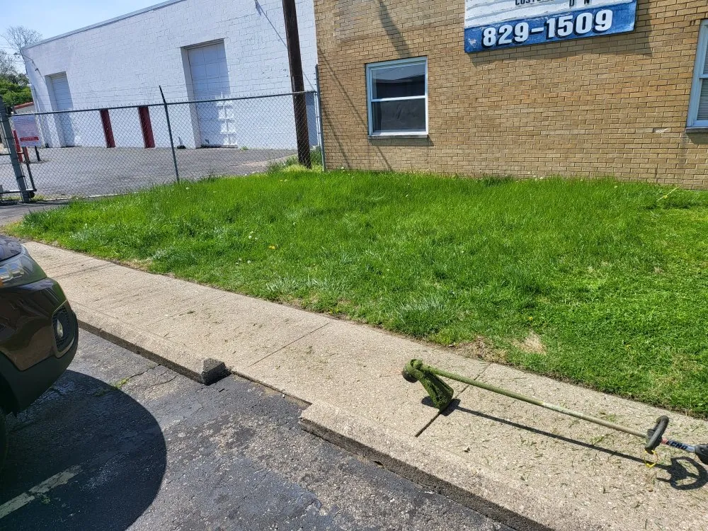 Custom landscaping services with custom design in Covington, KY by Mawleyy-Mal's Lawncare