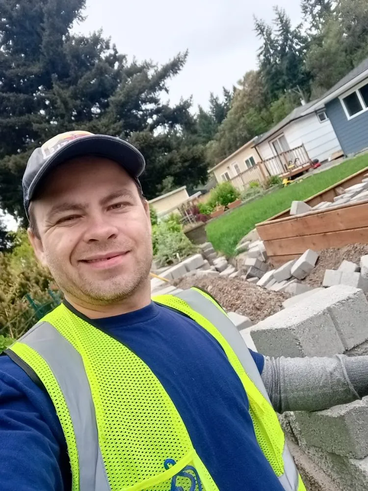 Affordable lawn mowing service experts serving Tacoma, WA - Max Handyman