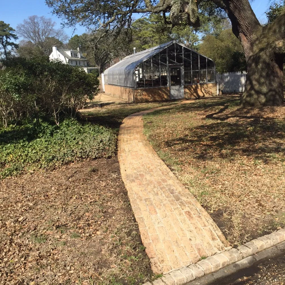 Top-rated yard cleanup service experts serving Norfolk, VA - Max Landscaping & ETC