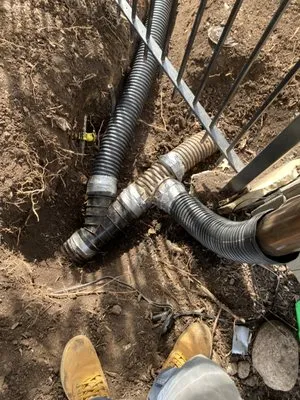 Max Lawn and Landscape Logo