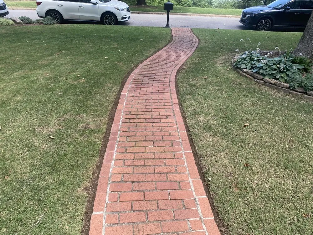 Top-rated yard maintenance experts serving Fort Smith, AR - Max Young Mowing