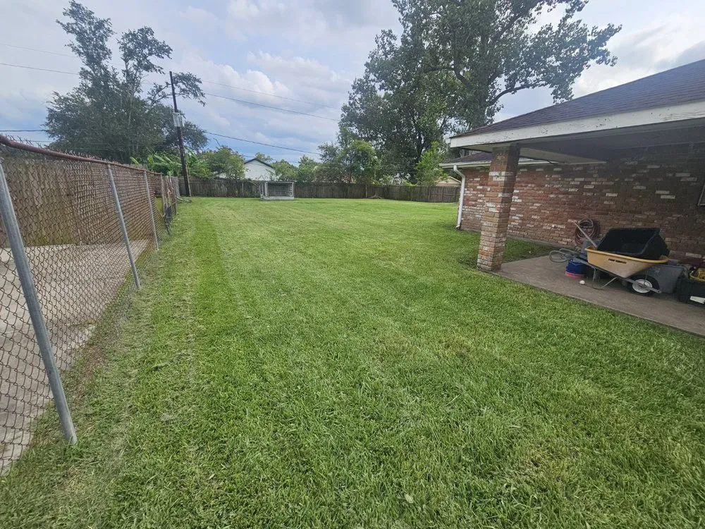 Expert lawn care service for residential properties across Laplace, LA - Maxie’s Lawn Mowing Service