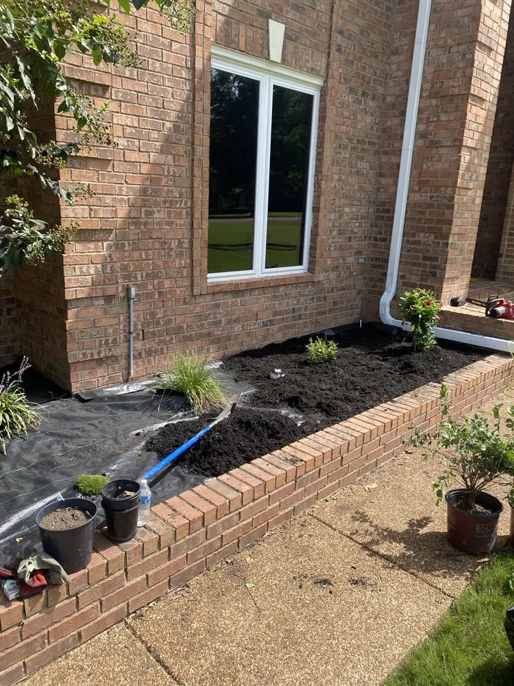 Expert landscape design for homes across Horn Lake, MS - Maximum services