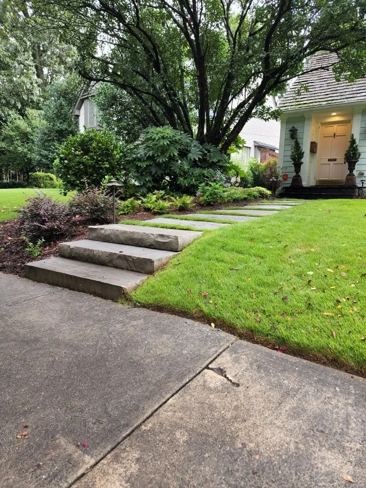 Trusted garden landscaping for year-round maintenance in Suwanee, GA by Max's Landscapes