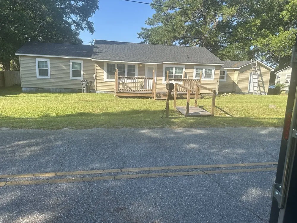 Professional yard maintenance experts serving Cochran, GA - Maxscapes landscaping