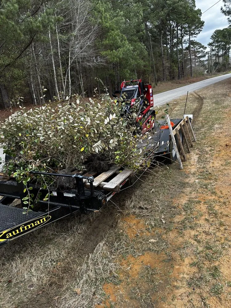 Reliable garden landscaping experts serving Thomasville, GA - Maxwell Land Management