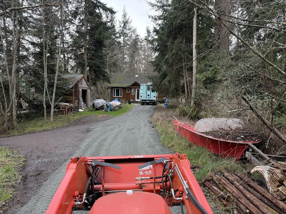 Top-rated yard cleanup service experts serving Oak Harbor, WA - May Day Farm