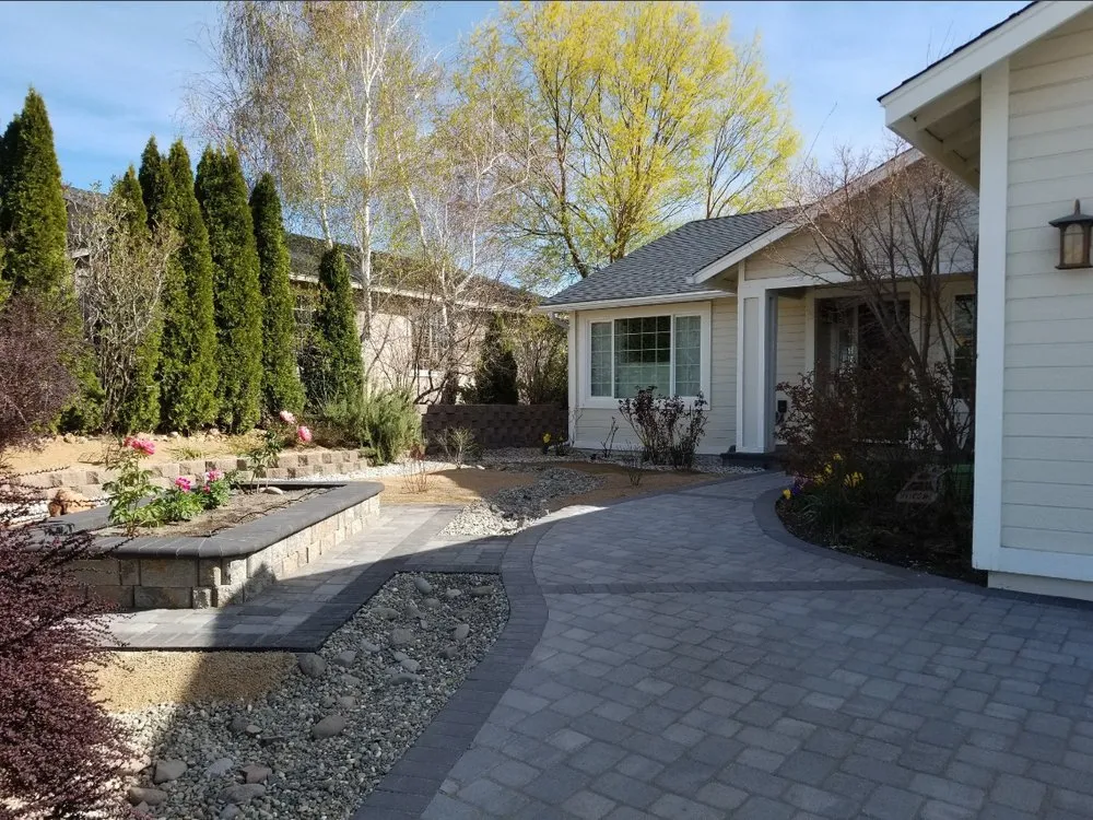 Local lawn mowing service experts serving Sparks, NV - Mayan Lawn