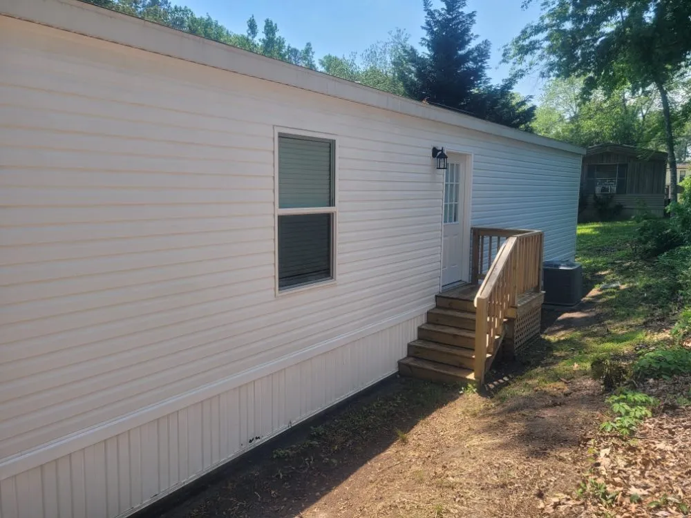 Local landscape design experts serving Hampton, VA - Mayday General Maintenance