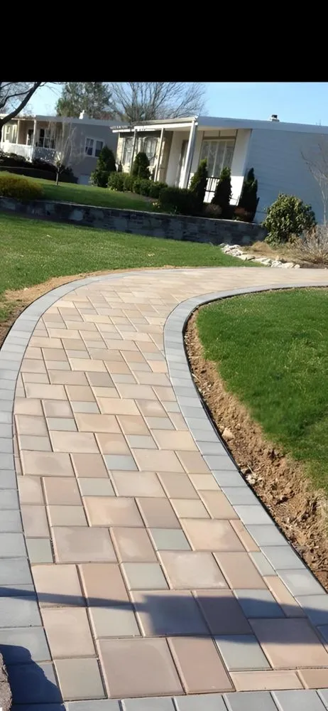 Reliable garden landscaping experts serving Elkton, MD - Mayhem Mulching