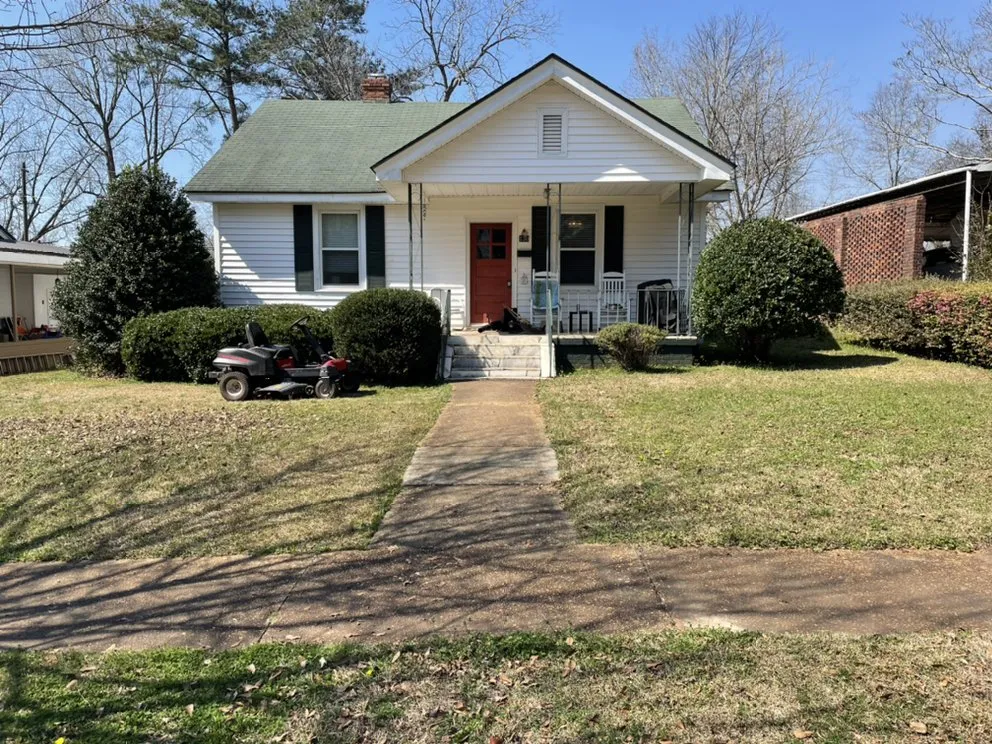 Reliable lawn mowing service in Monroe, GA - Mayhew LawnCare