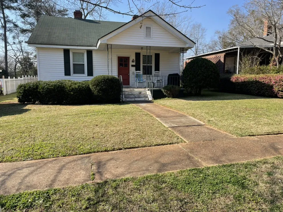 Affordable yard cleanup service in Monroe, GA - Mayhew LawnCare